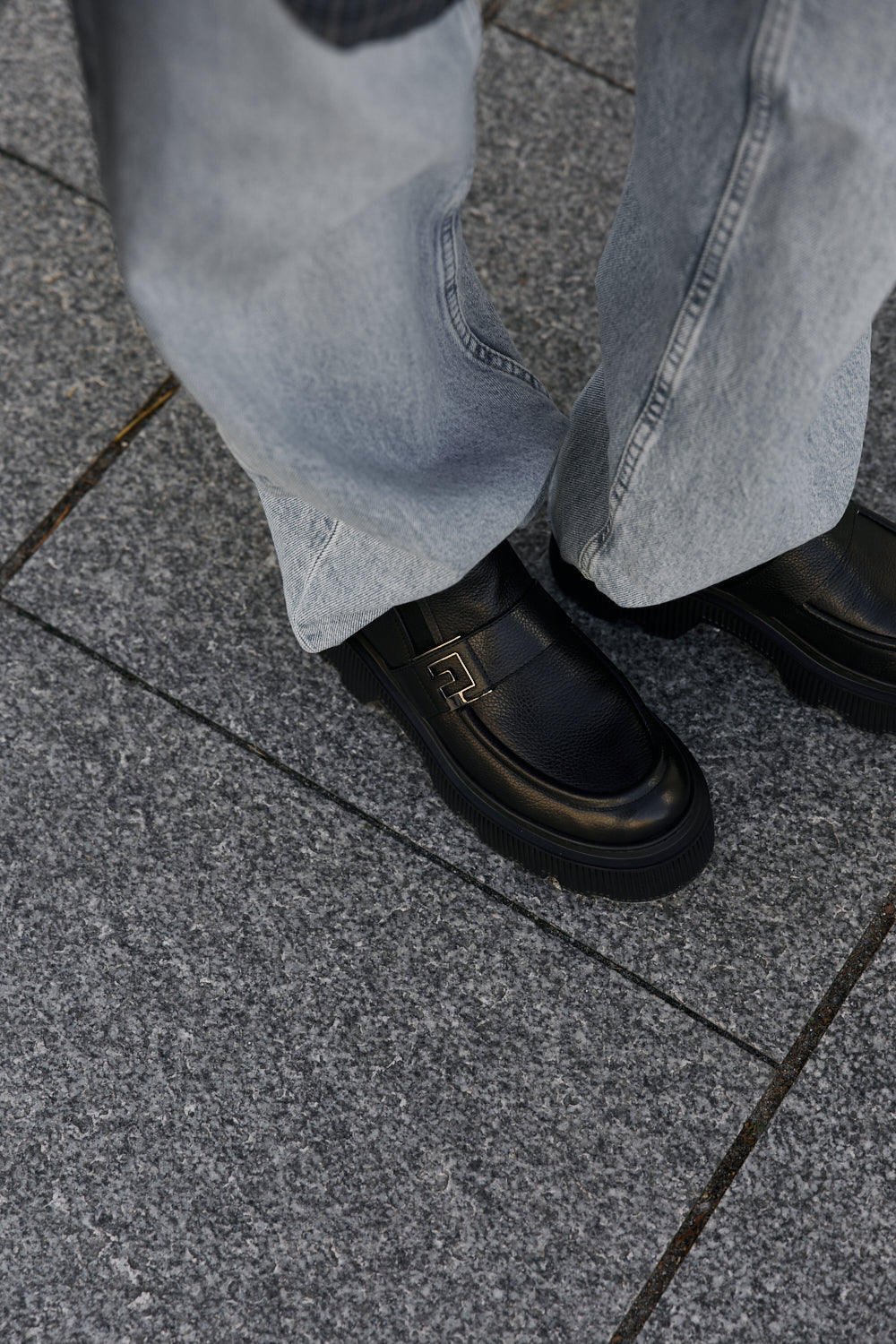 Напівчеревики з пряжкою