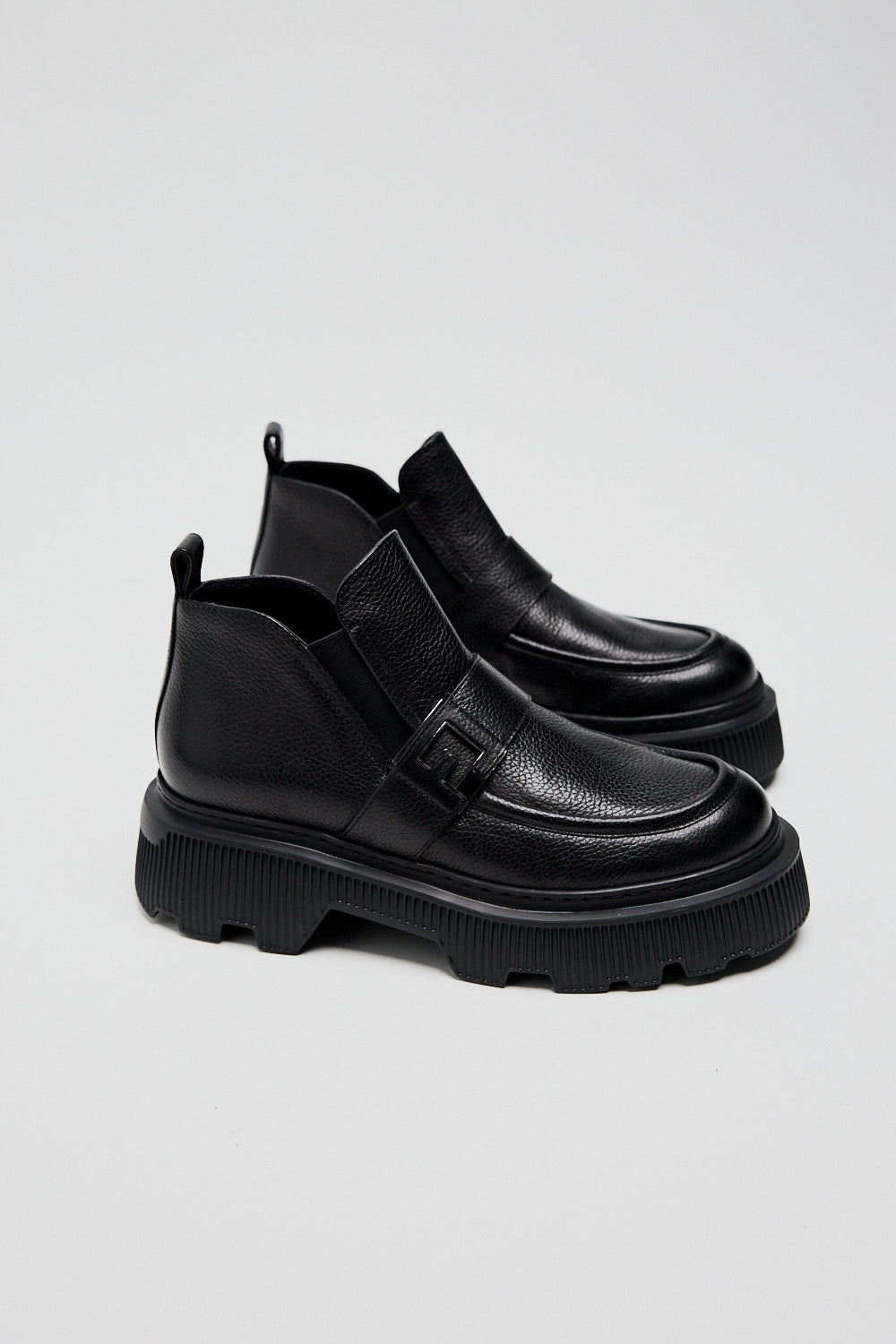 Напівчеревики з пряжкою